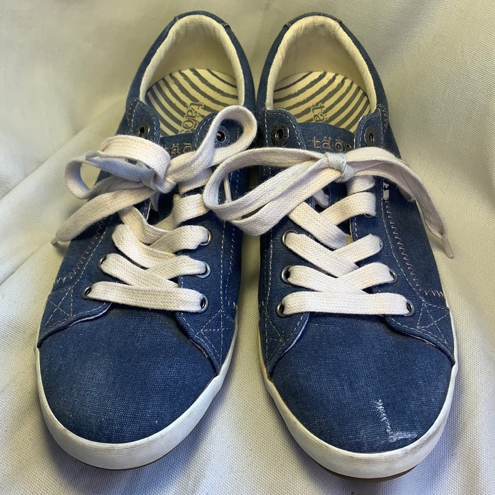 Taos denim jean almost NEW sneakers worn once! EUC